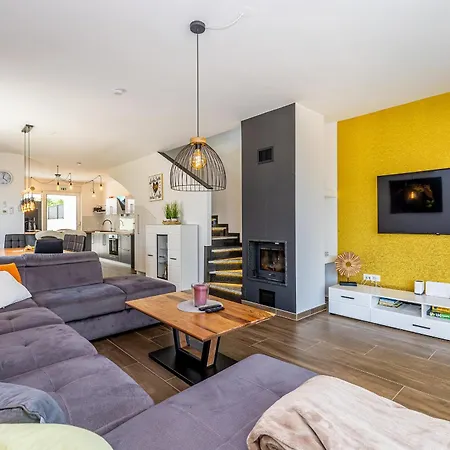 Modern House Jasminka *