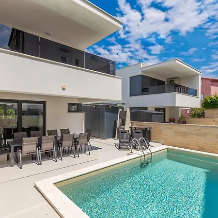 Holiday home Modern House Jasminka *