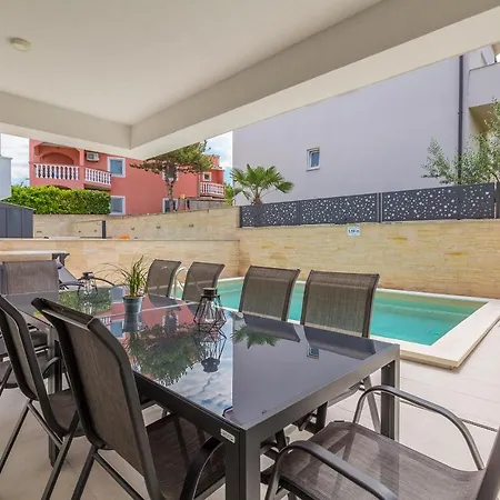 Modern House Jasminka Holiday home
