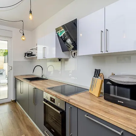 Modern House Jasminka Holiday home