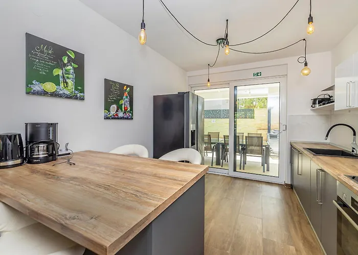 Modern House Jasminka