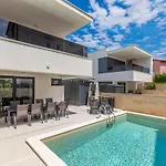 Case de vacanță Modern House Jasminka *